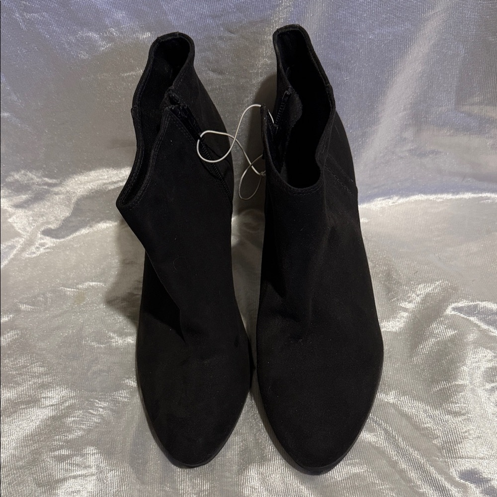 Old Navy Black Women's Ankle Boots size 10